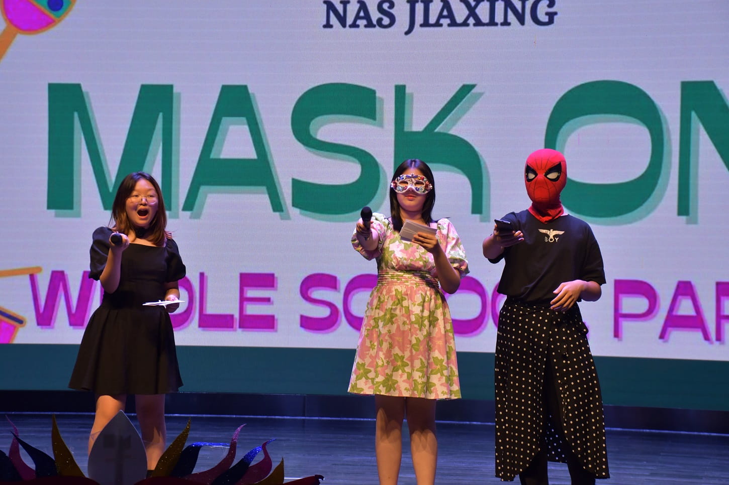 假面舞会 精彩上演! - Mask on